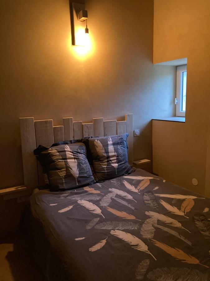 Gite L'Atelier De Tournerie Montigny-sur-l'Ain Екстериор снимка